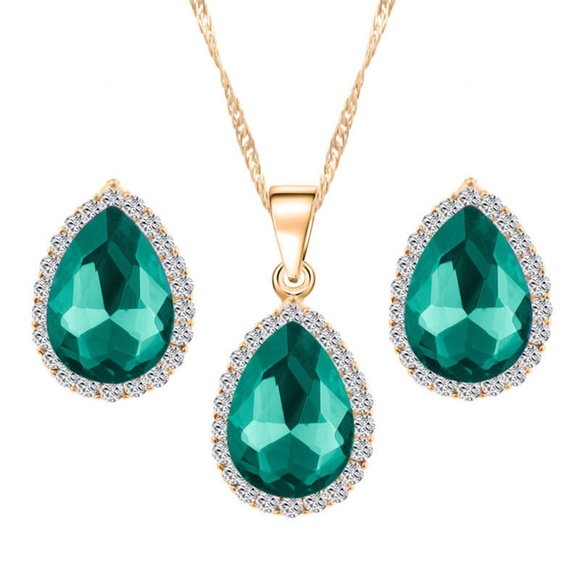 ➰Beautiful Necklace Set - Picture 2 of 3